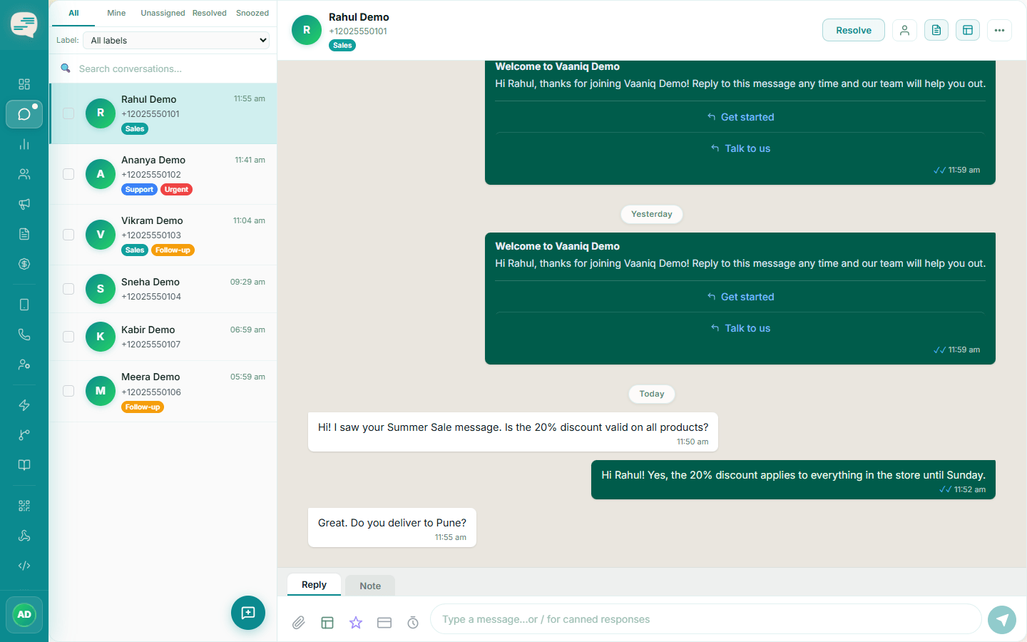 An open conversation with inbound and outbound messages and read receipts