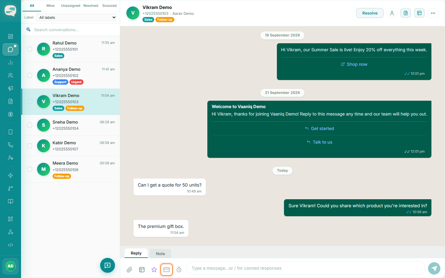Conversation composer with the payment link icon highlighted